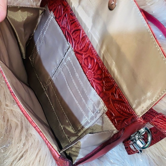 Concealed Carry Tooled American Cowhide Crossbody/Shoulder bag- Black Cherry - Picture 9 of 12